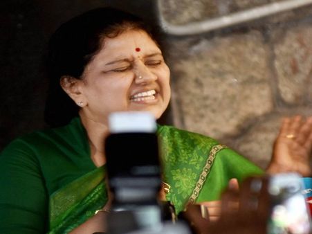 Sasikala speaks to cadres after conviction, appeals for unity