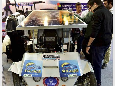 Cabinet doubles capacity of solar parks to 40,000 MW