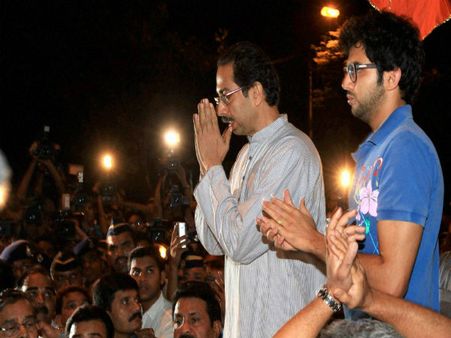 Udhav Thackeray questions presentation of budget without proper implementation