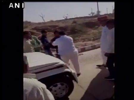 Politico ill-treating toll plaza employees