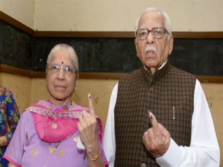 UP governor raps Akhilesh over rape accused minister