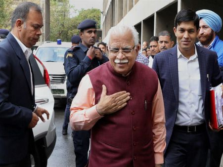 Manohar Lal Khattar holds talks with agitating Jat leaders