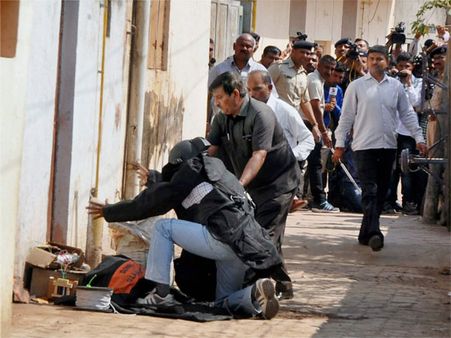 How to make a bomb in the kitchen of your mom - The new IS text book