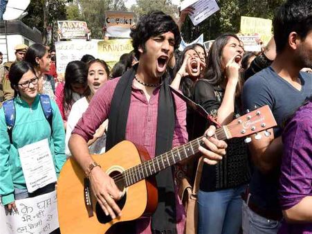 Left believes in selective freedom of expression: DU professor