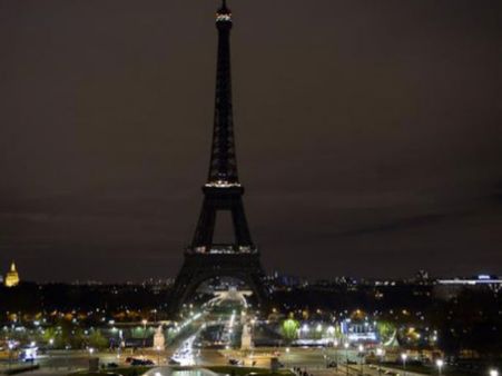 Eiffel Tower to go dark to pay tribute to London attack victims