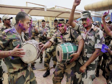 Festival of colours, Holi being celebrated across incredible India