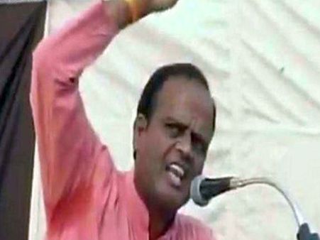 Ex-RSS man booked for announcing bounty on Kerala CM's head