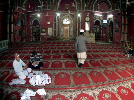 Pak intelligence agencies behind disappearance of 2 Indian Sufi clerics?