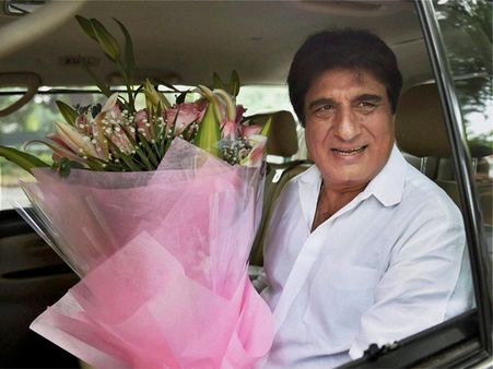 UP Congress chief Raj Babbar plays Holi after humiliating loss in elections
