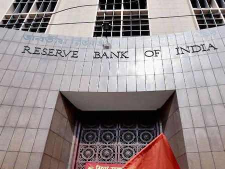 RBI deputy governor says effect of note ban will spill over to next quarter