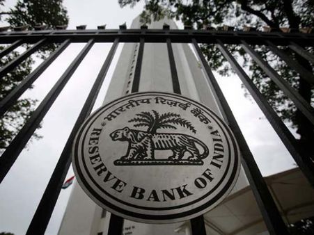 RBI refuses to answer RTI query on why note conversion not allowed till Mar 31?