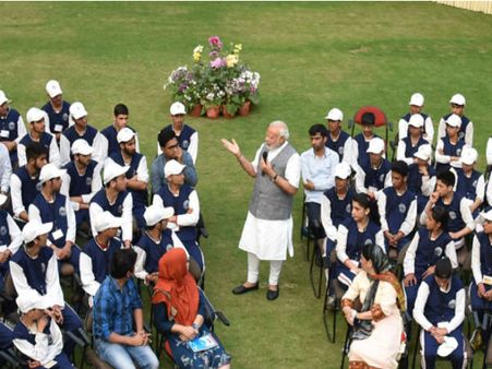 Watan Ko Jano: PM meets youth and children from Jammu and Kashmir