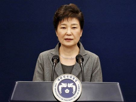 South Korea: Prosecutors seek former president Park's arrest