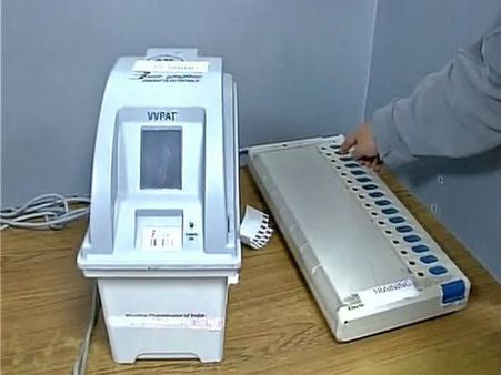 Debate over EVM fraud: Ex-CECs suggest VVPAT machines in all booths
