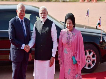 Narendra Modi meets Malaysian PM