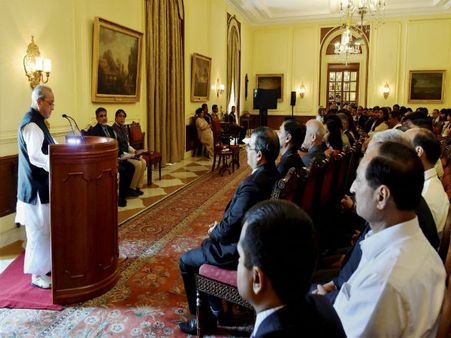 Pranab Mukherjee seeks support of citizens in making India cashless society