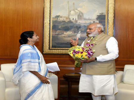 Left takes dig at Narendra Modi and Mamata Banerjee meeting