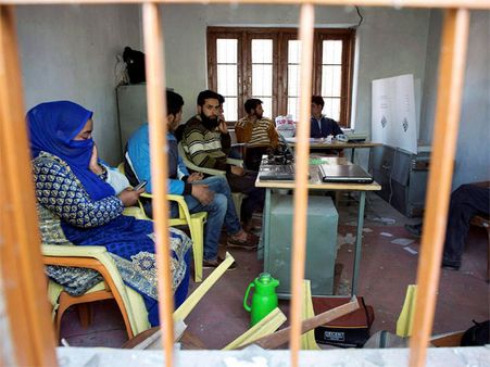 Only 2% voter turnout in repoll in Srinagar Lok Sabha constituency