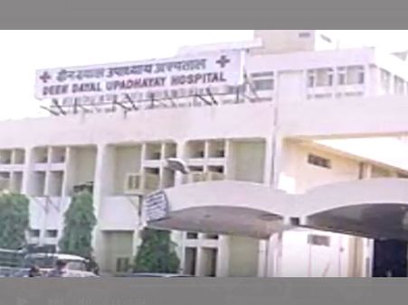 Delhi: 10 govt hospitals join DDU doctors' strike