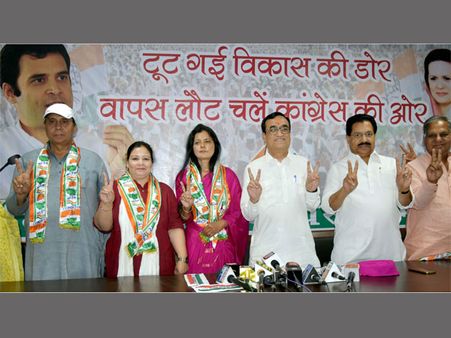 Kirti Azad's wife joins Congress, quits AAP