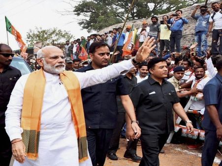 Thousands gather for PM Modi's grand roadshow in Surat