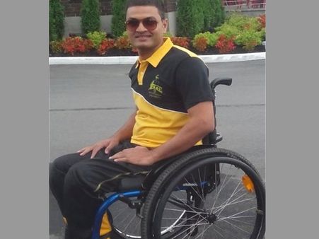 Paraplegic Mohammad Shams Aalam Shaikh breaks his own record, swims 8 kms in 4 hrs!
