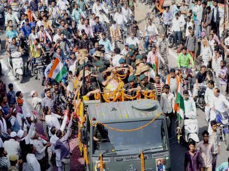 IAS officers to adopt families of martyred jawans