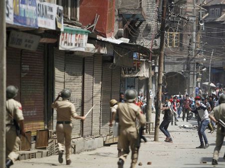 Gunshots heard in Srinagar, 1 held