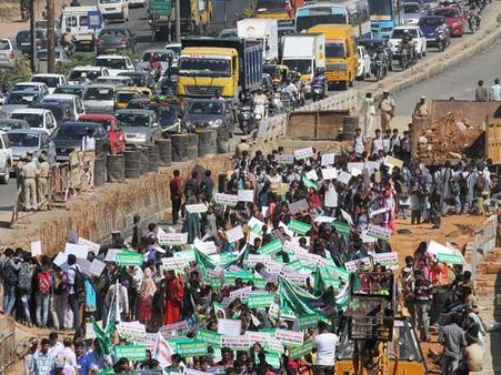 Bengaluru police registers 1700 traffic violations everyday