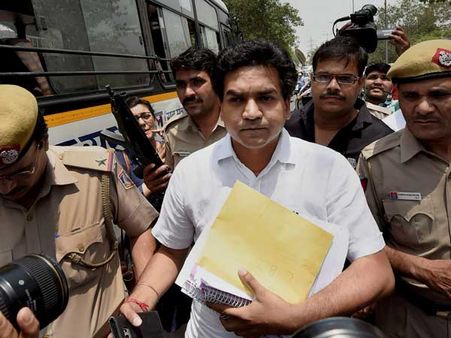 Kapil Mishra denied entry to Kejriwal's <i>Janata Darbar</i>