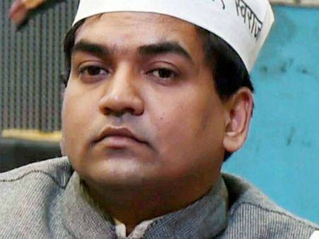Kapil Mishra sits on Satyagraha, wants AAP's foreign travel splurge to be exposed