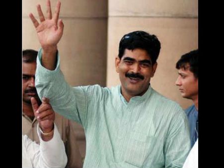 Bihar CBI court issues production warrant for Shahabuddin in scribe murder case