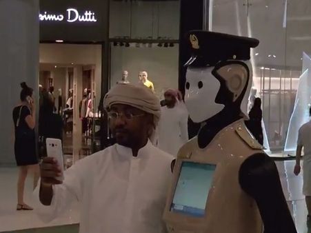 Meet this Robot police officer, on duty in Dubai