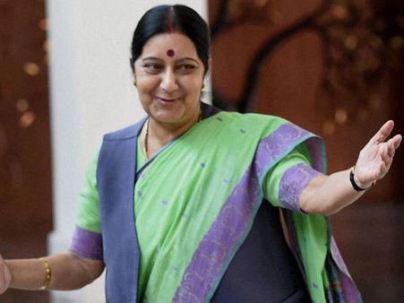 Sushma Swaraj discusses bilateral cooperation with Dutch counterpart