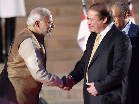 Modi, Nawaz Sharif exchange pleasantries in Astana