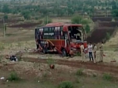 Nine killed as after bus travelling from Pune to Latur overturns