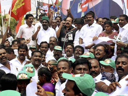 AIADMK factions struggle to keep flock together, 26 MLAs support TTV