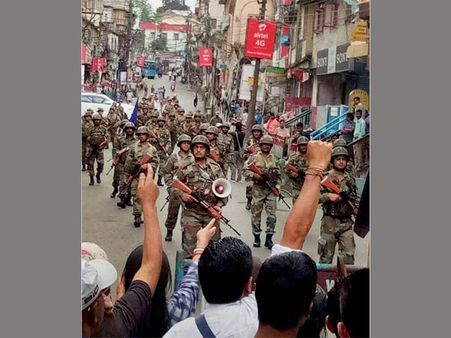 GJM protest: Over 10,000 tourists stranded in Darjeeling