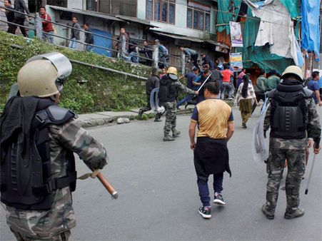 GJM protests intensify in Darjeeling; police station, media van set on fire