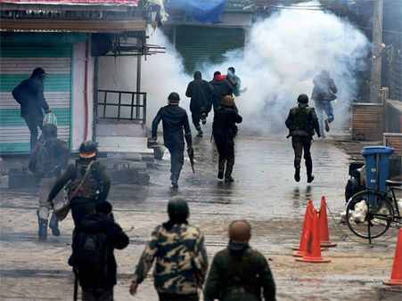 Reason why cops in Kashmir are being killed: Ex R&AW chief Sahay explains