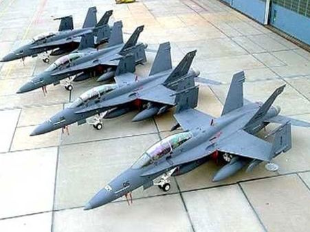 Malaysian air force loses contact, search on