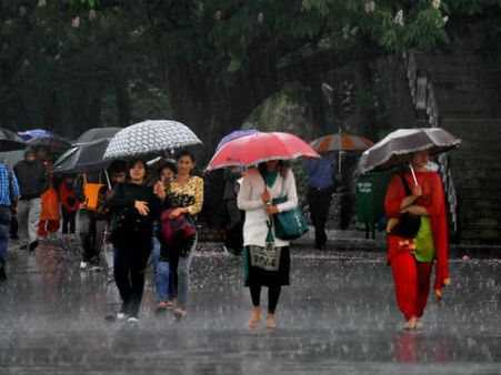 IMD warns of heavy rainfall in mid and lower hills of Himachal Pradesh