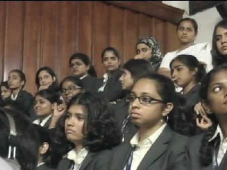 Student sporting a headscarf stopped from entering Karnataka assembly