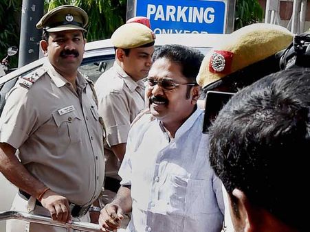 Madras High Court stays FERA case proceedings against TTV Dinakaran