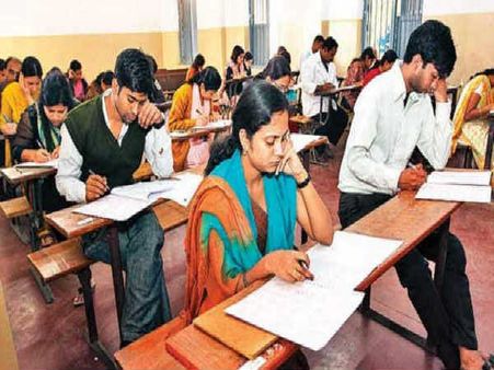 Kashmir's feat despite shutdown: For first time 14 passed UPSC 2016 exam