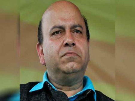 BJP leader who went out for Golgappas robbed in Delhi