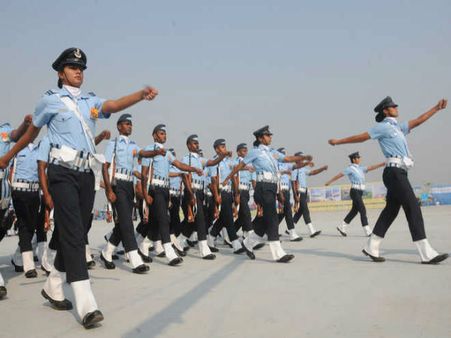 Women in combat roles? Army plans to 1st induct females in military police