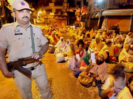 Over 3,100 pilgrims leave for Amarnath on Day 5 amid unprecedented security