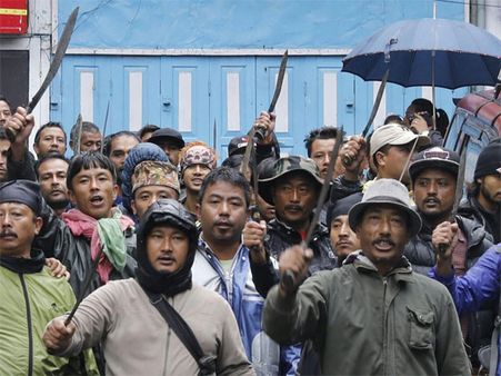 Calcutta High Court pulls up Govt for not being able to defuse Darjeeling unrest