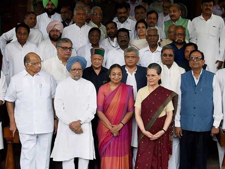 Congress readies social media army to counter tech savvy BJP in online battle